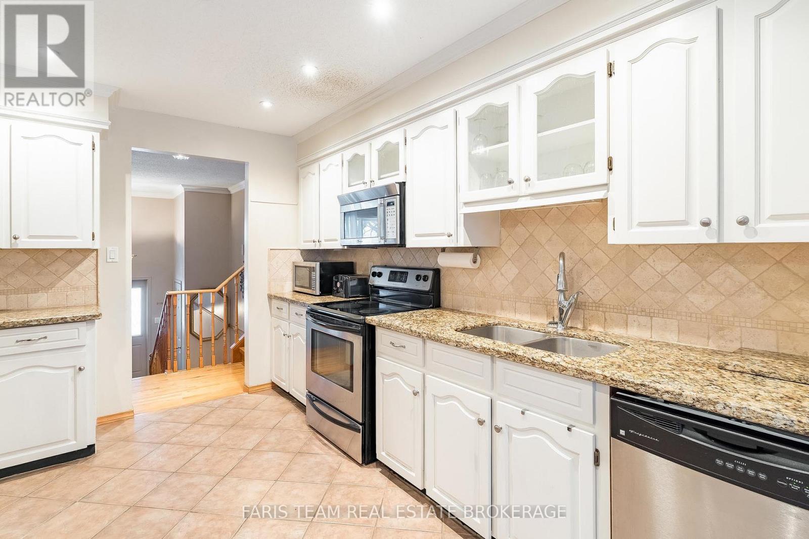 51 Beck Boulevard, Penetanguishene, Ontario  L9M 1E2 - Photo 5 - S12930480