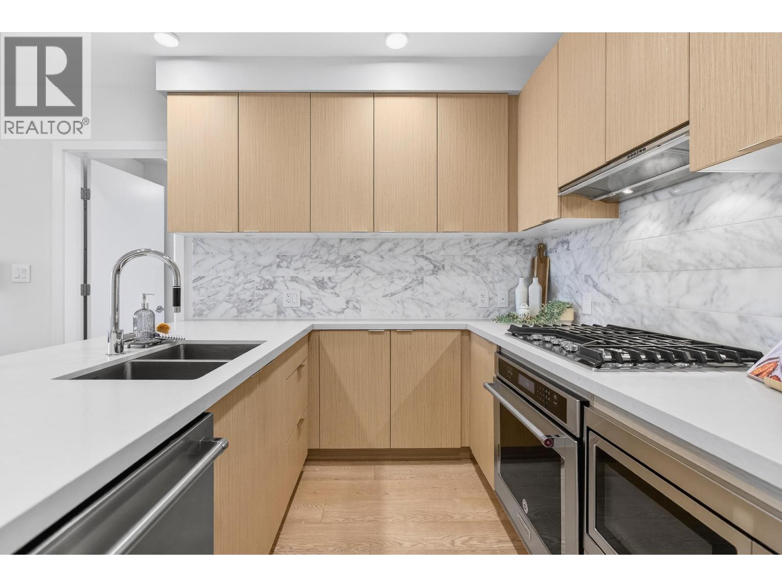 1706 530 Whiting Way, Coquitlam, British Columbia  V3J 0J4 - Photo 11 - R3096048