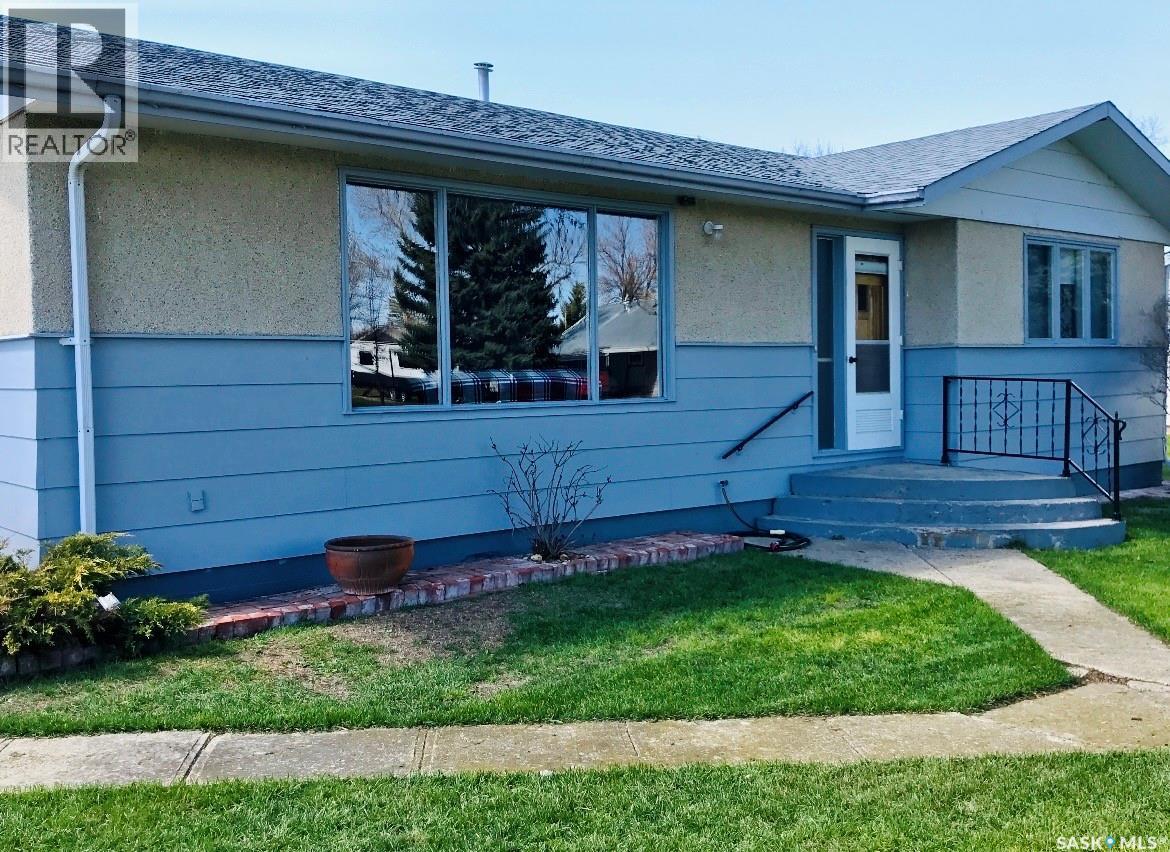 318 Brownlee Street, Morse, Saskatchewan  S0H 3C0 - Photo 1 - SK031464