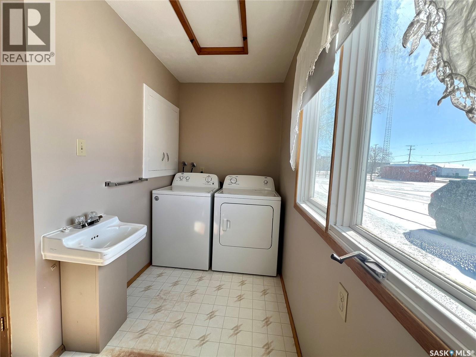 318 Brownlee Street, Morse, Saskatchewan  S0H 3C0 - Photo 4 - SK031464