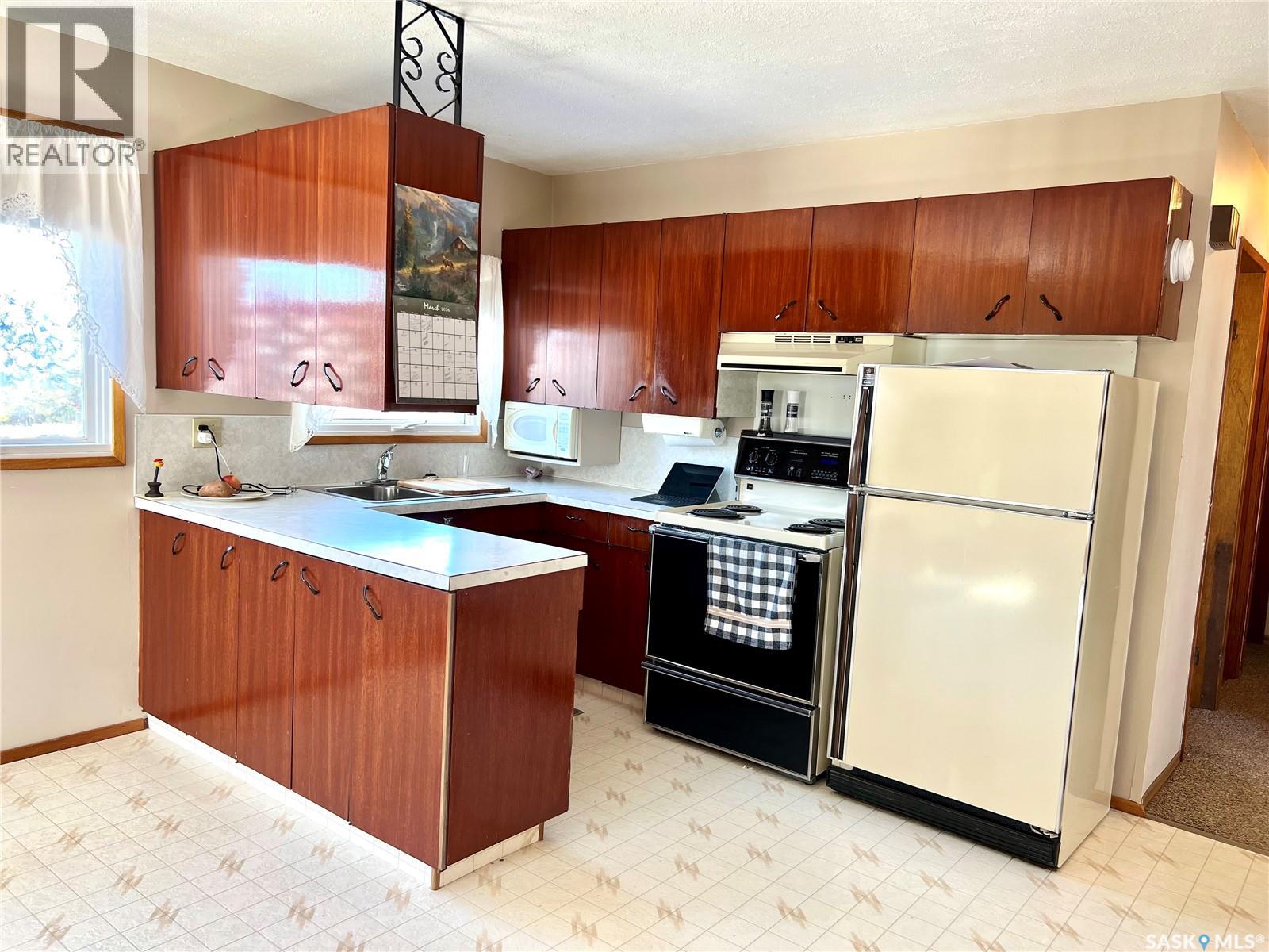 318 Brownlee Street, Morse, Saskatchewan  S0H 3C0 - Photo 5 - SK031464