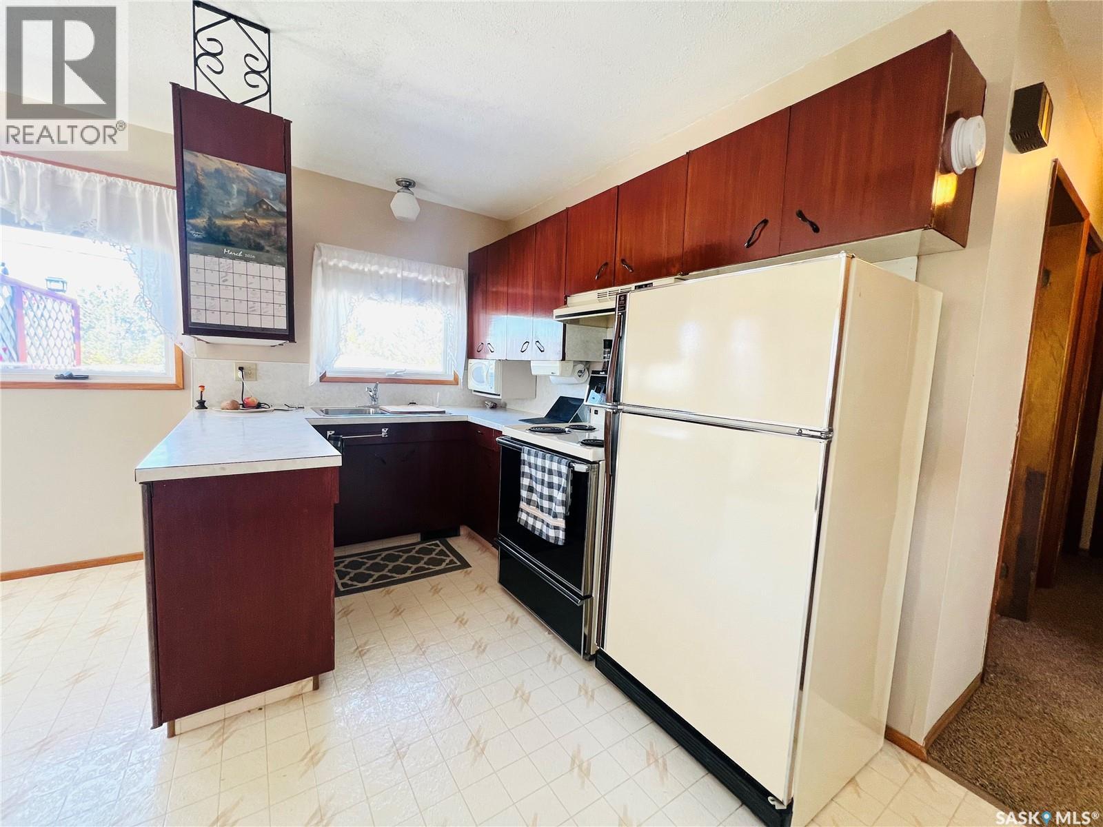 318 Brownlee Street, Morse, Saskatchewan  S0H 3C0 - Photo 6 - SK031464