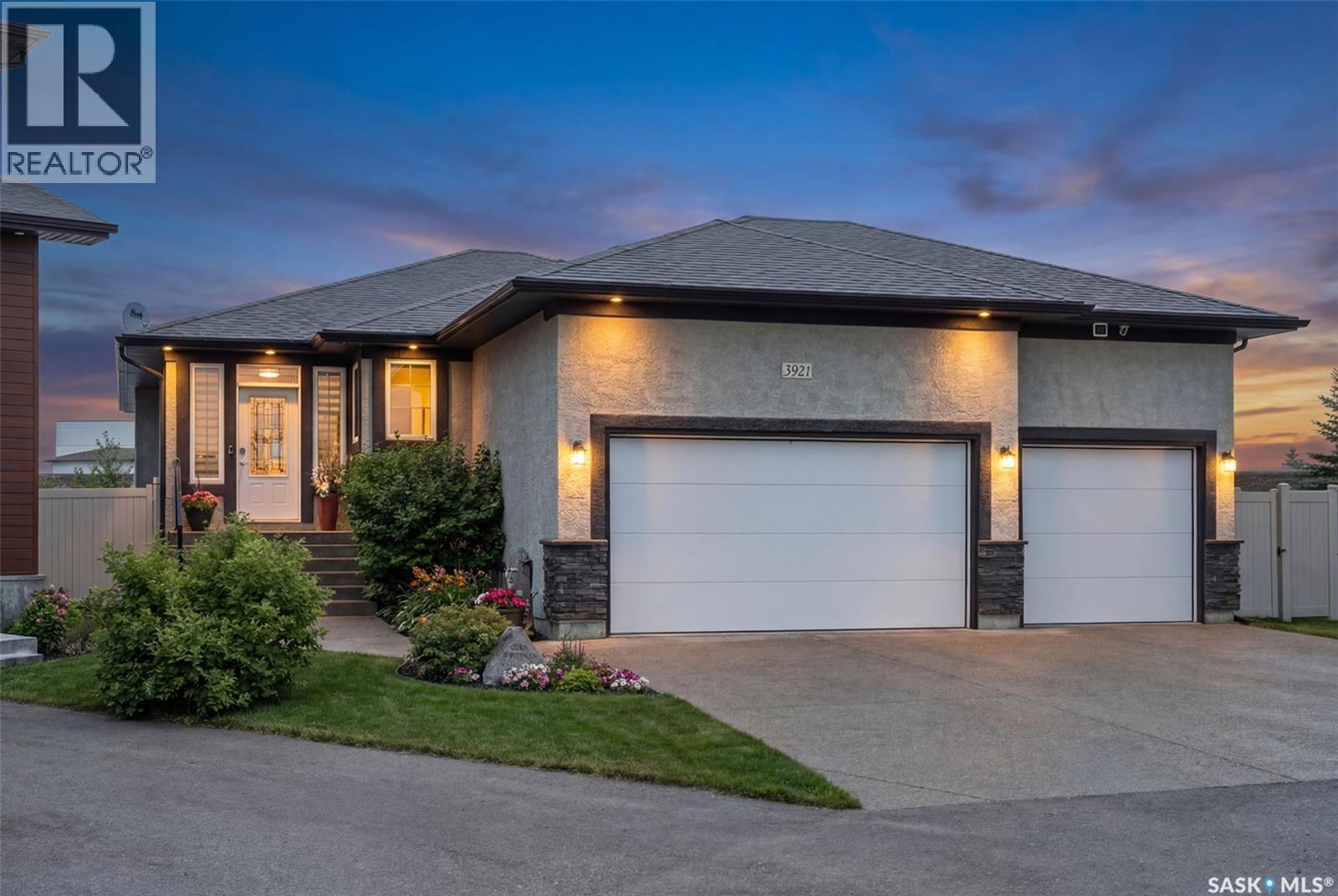 3921 Red Lily Bay, Regina, Saskatchewan  S4V 1S3 - Photo 2 - SK031459