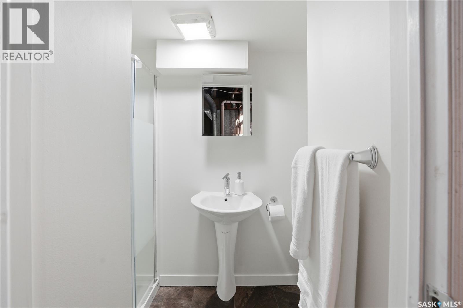 218 Ash Street E, Saskatoon, Saskatchewan  S7J 0K1 - Photo 16 - SK031358