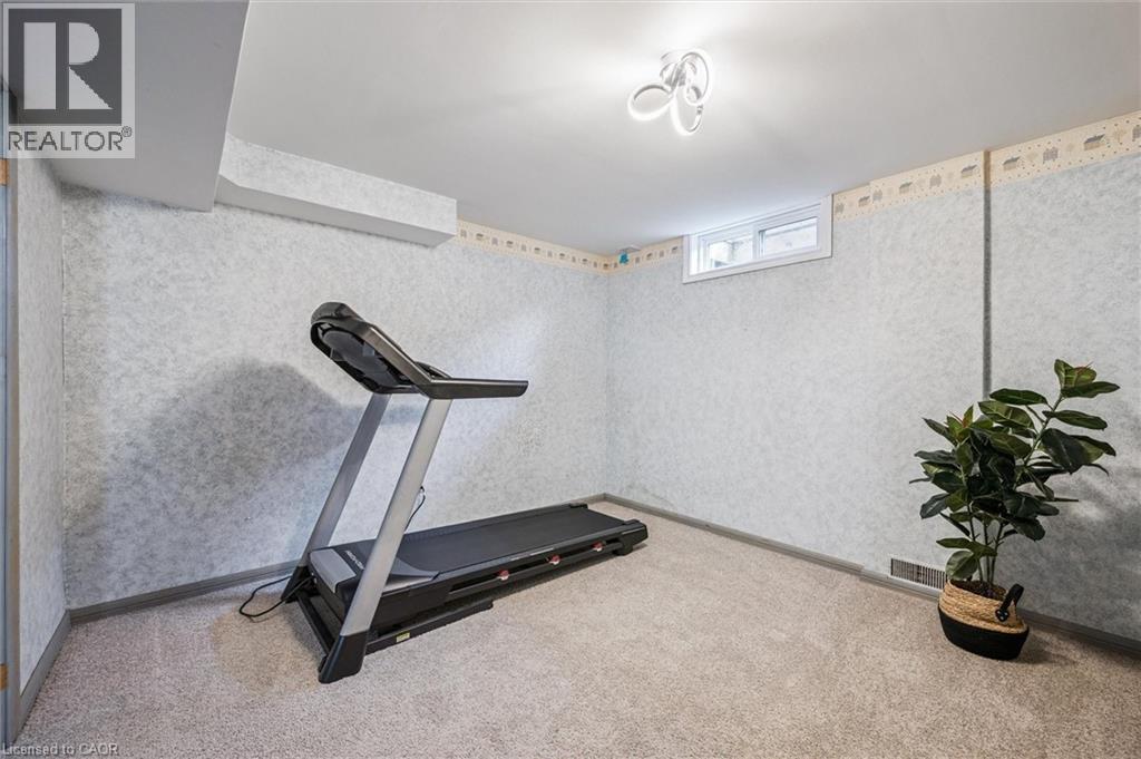 161 Ambleside Court, Waterloo, Ontario  N2K 3E3 - Photo 31 - 40812161