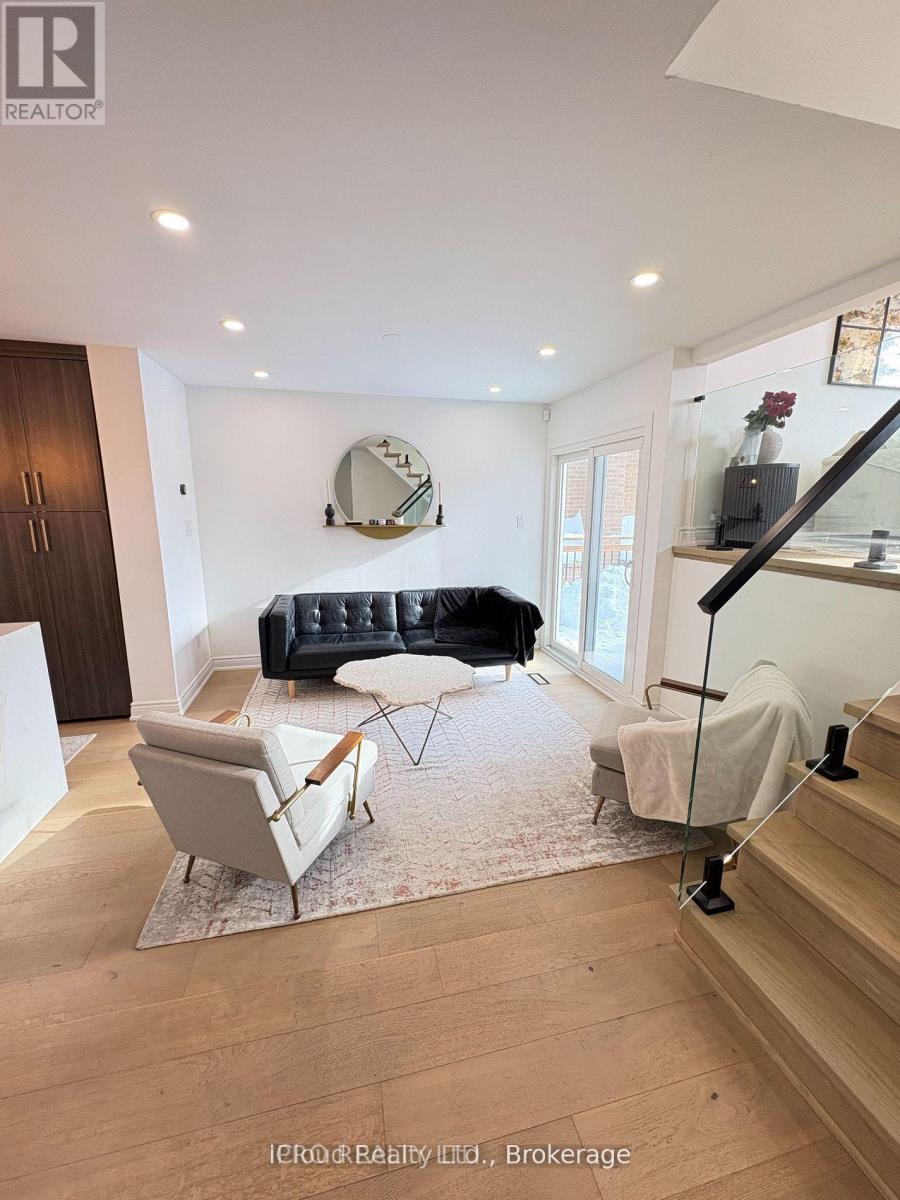 852 THISTLE DOWN COURT, Mississauga, Ontario