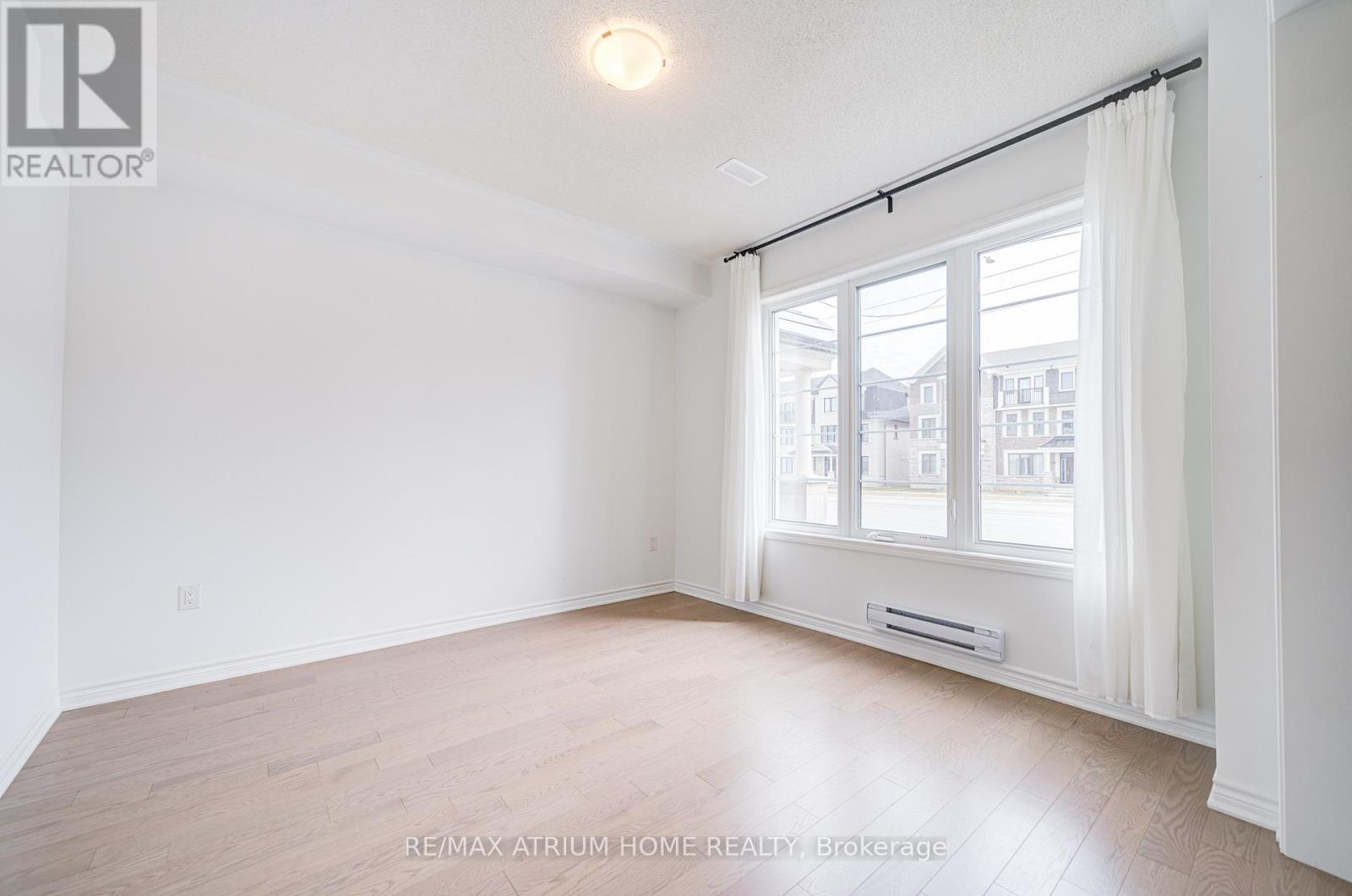 1377 William Halton Parkway, Oakville, Ontario  L6M 5N9 - Photo 2 - W12930342