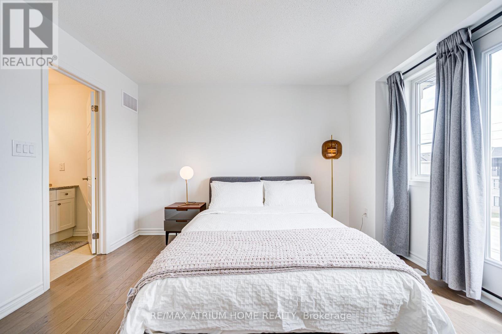 1377 William Halton Parkway, Oakville, Ontario  L6M 5N9 - Photo 28 - W12930342