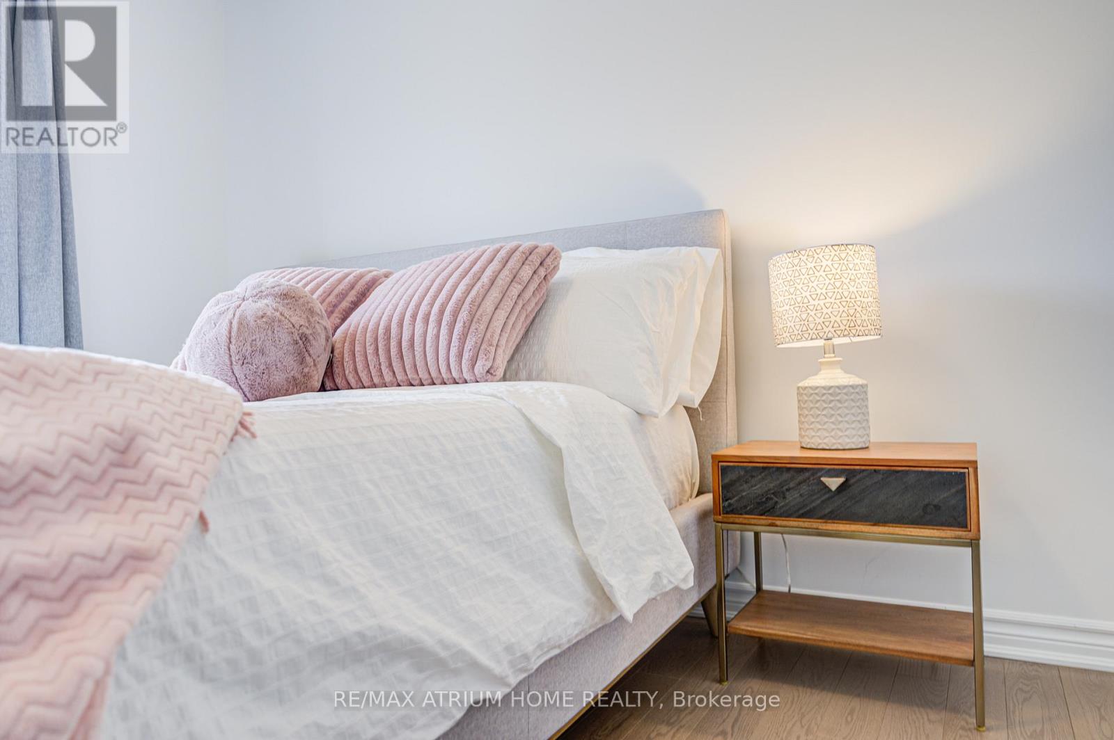 1377 William Halton Parkway, Oakville, Ontario  L6M 5N9 - Photo 38 - W12930342