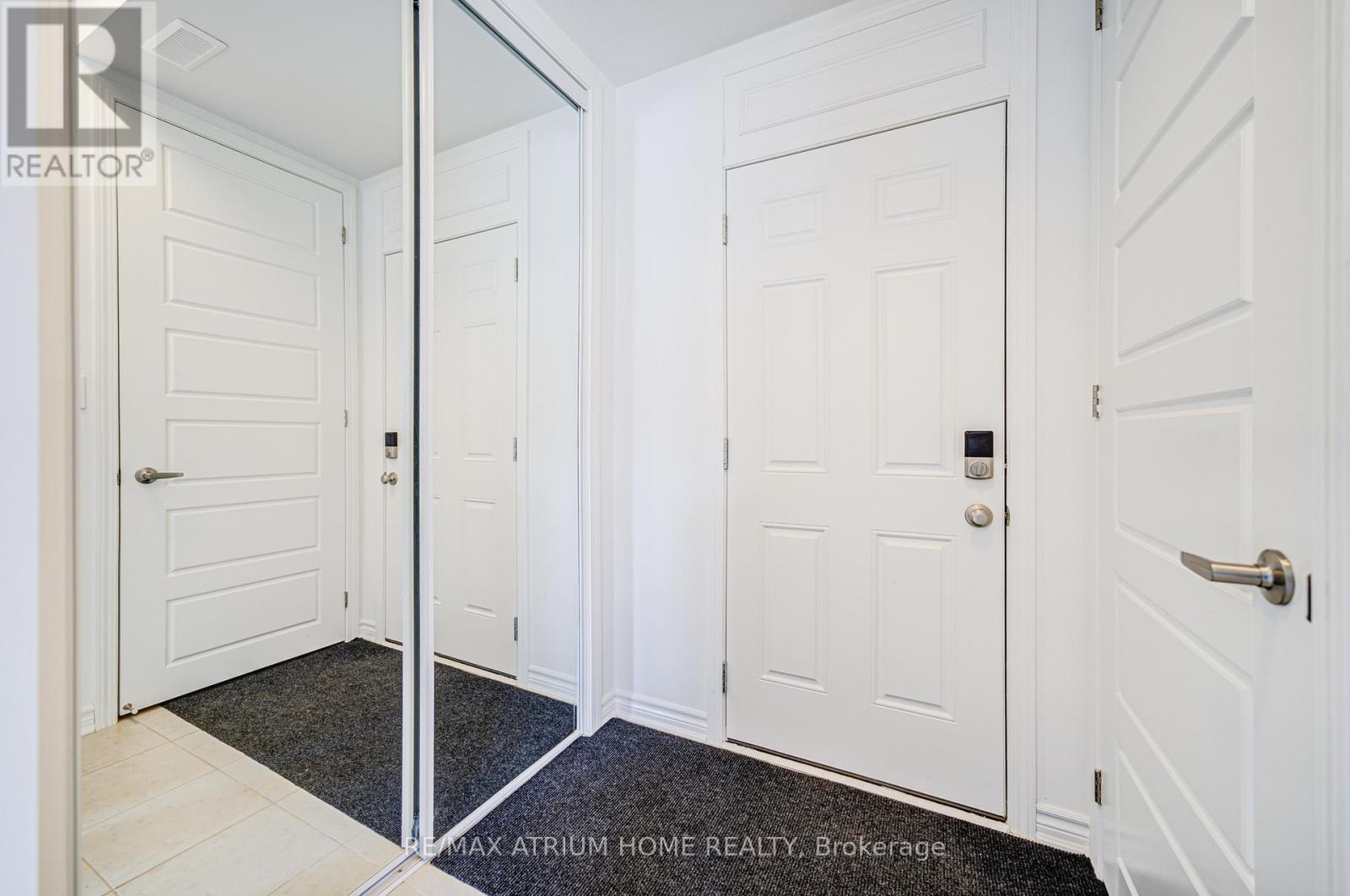 1377 William Halton Parkway, Oakville, Ontario  L6M 5N9 - Photo 4 - W12930342