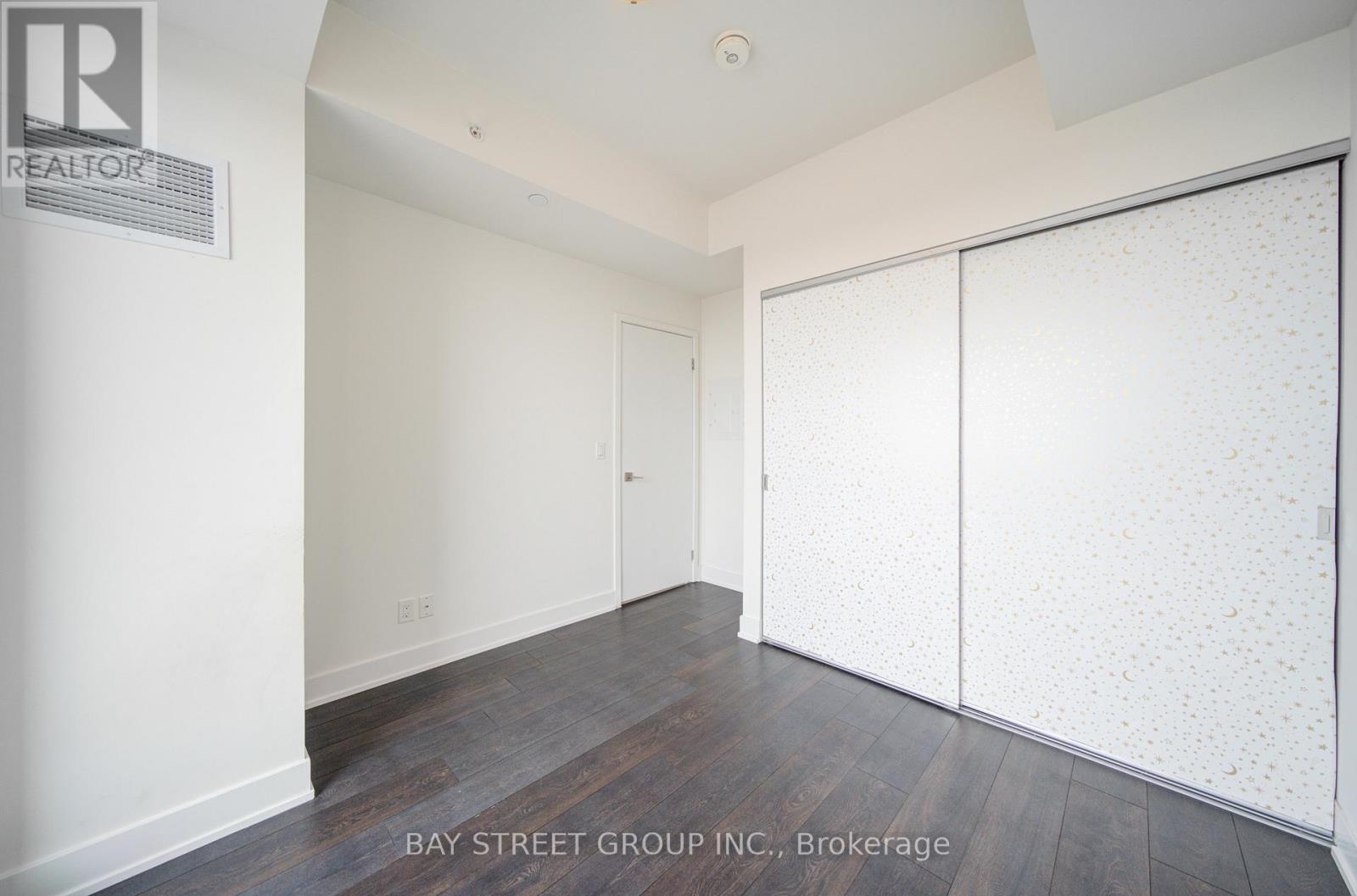 1101 - 297 Oak Walk Drive, Oakville, Ontario  L6H 6Z3 - Photo 14 - W12930410