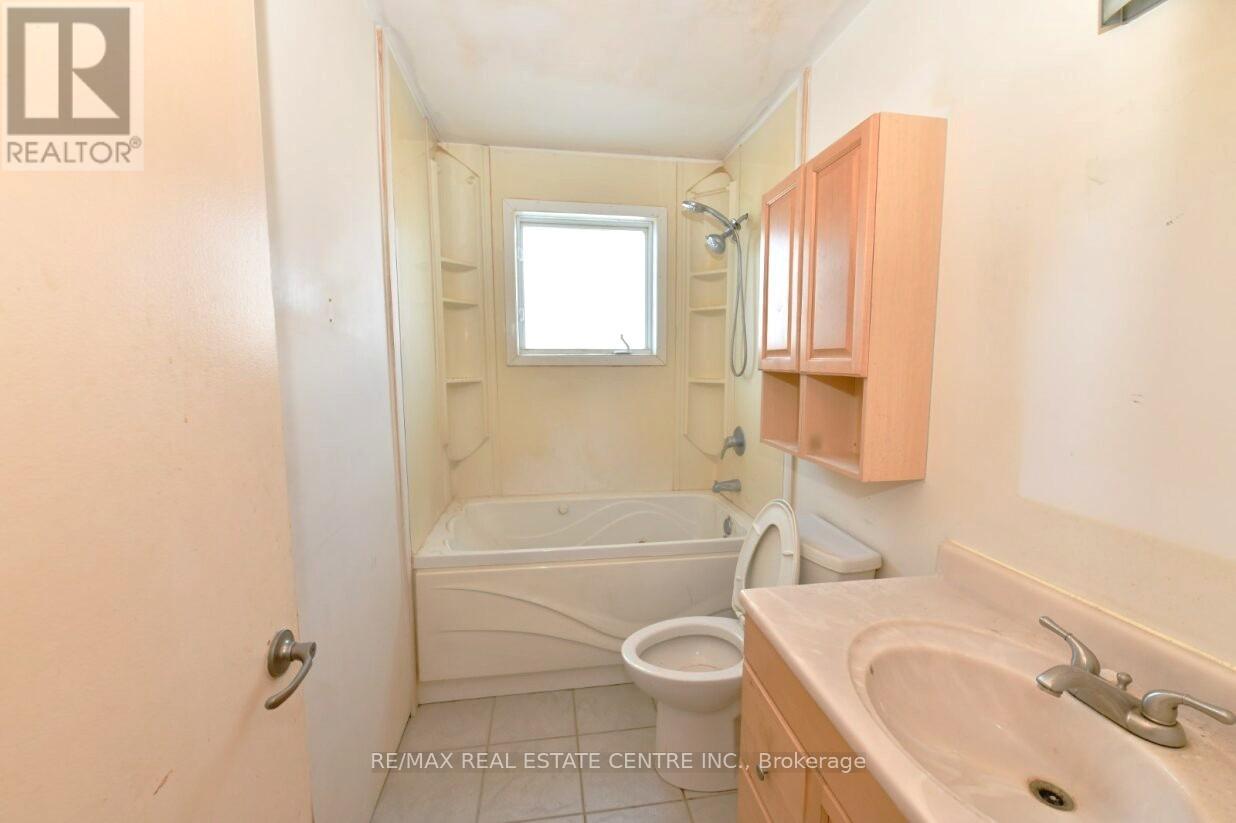 19 Memory Lane, Cambridge, Ontario  N3C 3X7 - Photo 11 - X12930452