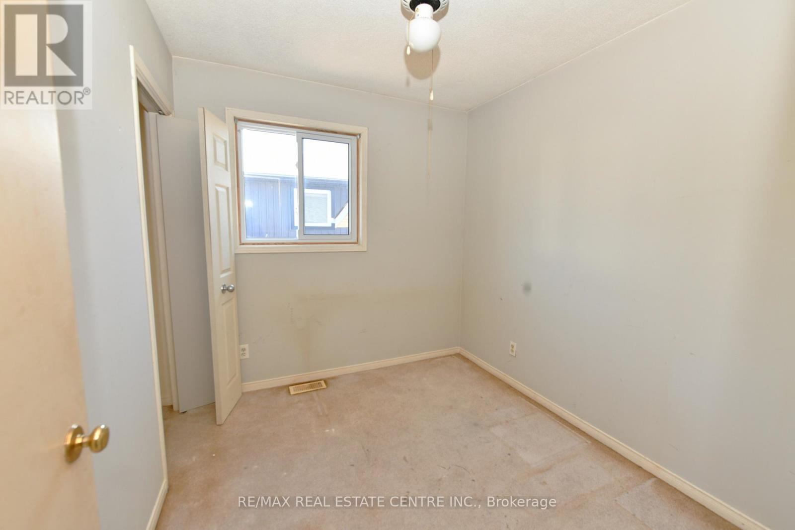 19 Memory Lane, Cambridge, Ontario  N3C 3X7 - Photo 6 - X12930452