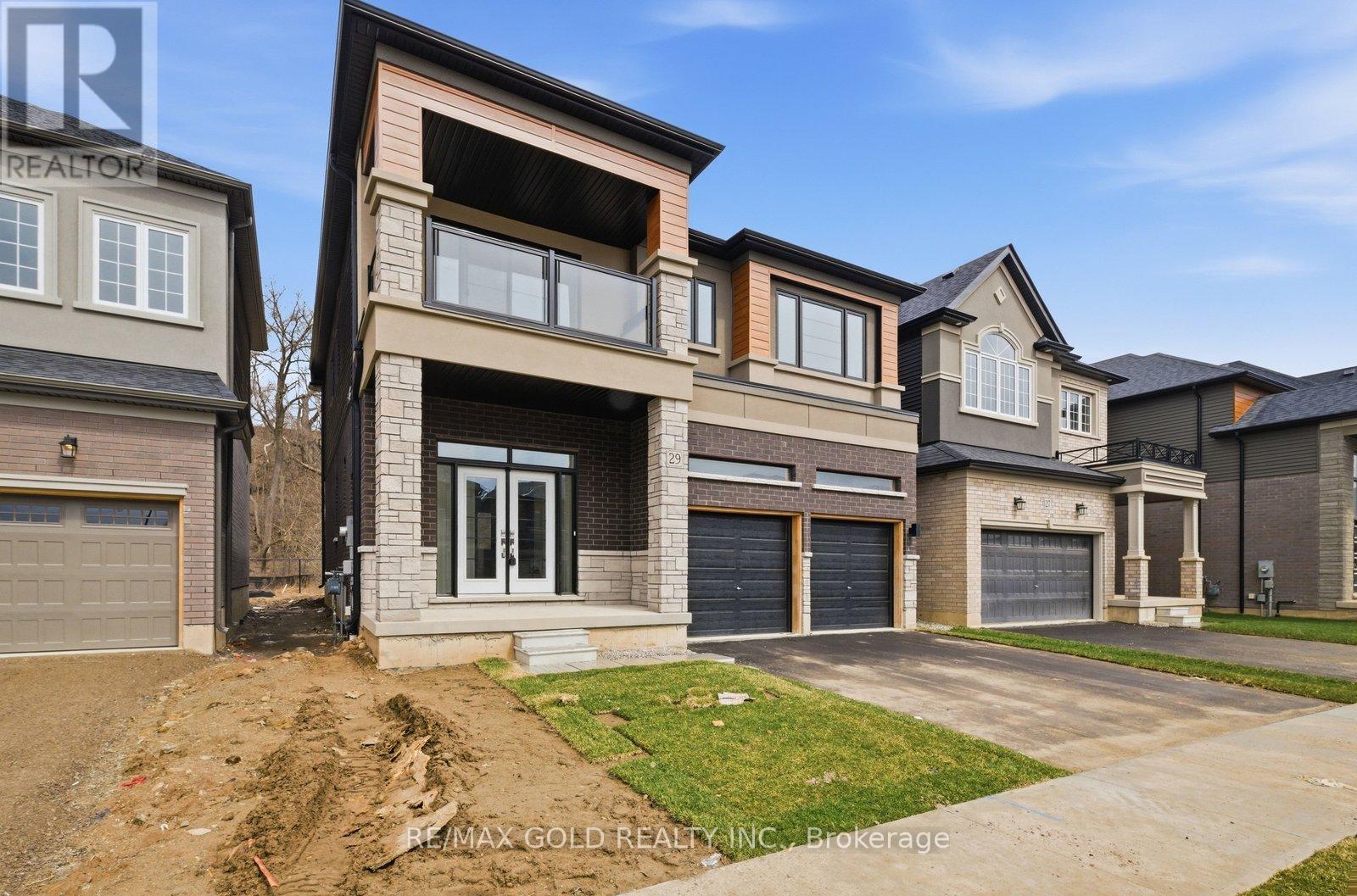 29 Mckernan Avenue, Brantford, Ontario  N3V 0C2 - Photo 3 - X12930478