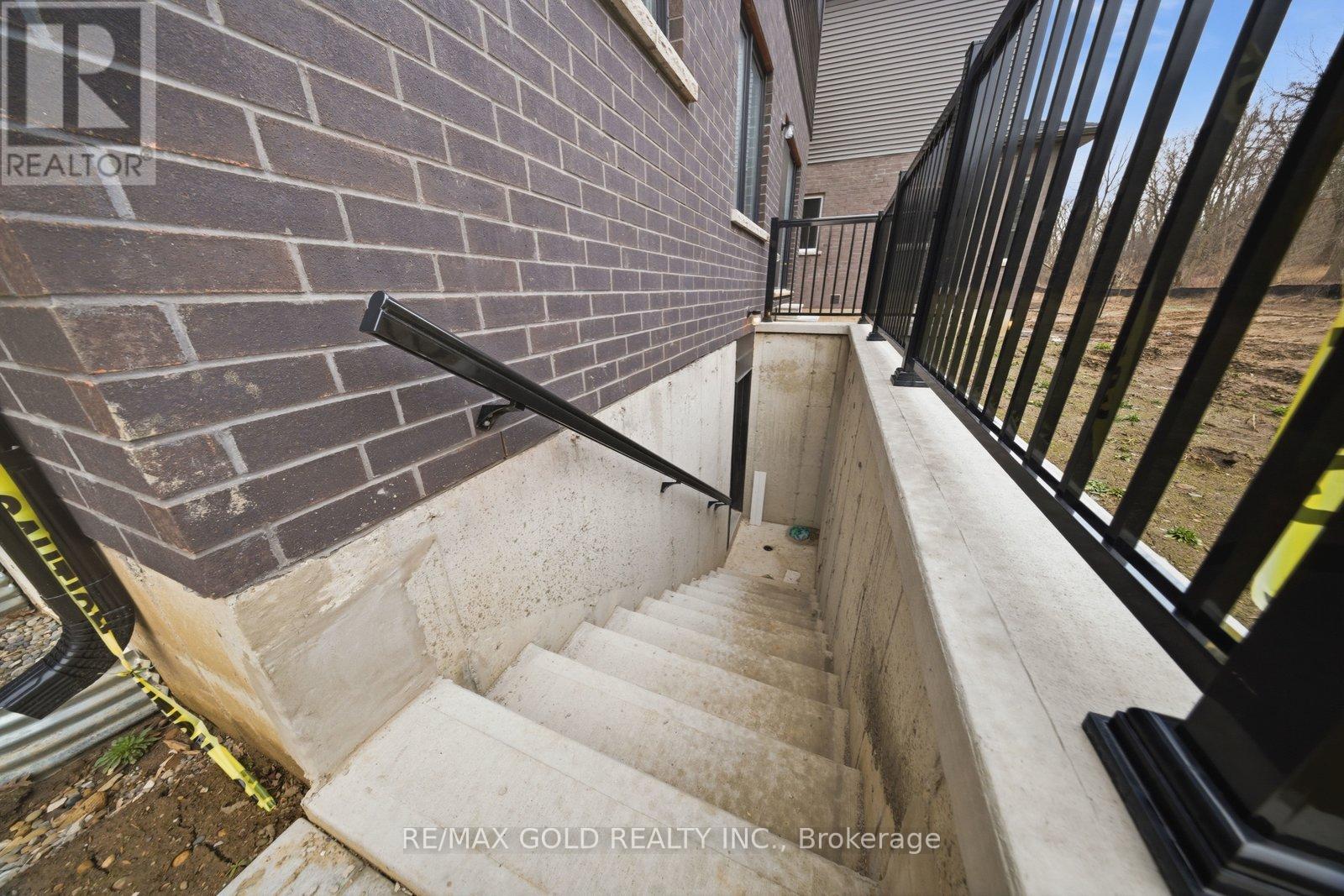 29 Mckernan Avenue, Brantford, Ontario  N3V 0C2 - Photo 37 - X12930478