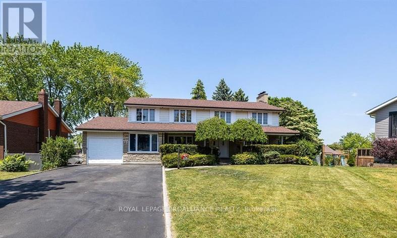 35 Patrick Street, Quinte West, Ontario  K8V 4B4 - Photo 2 - X12930522