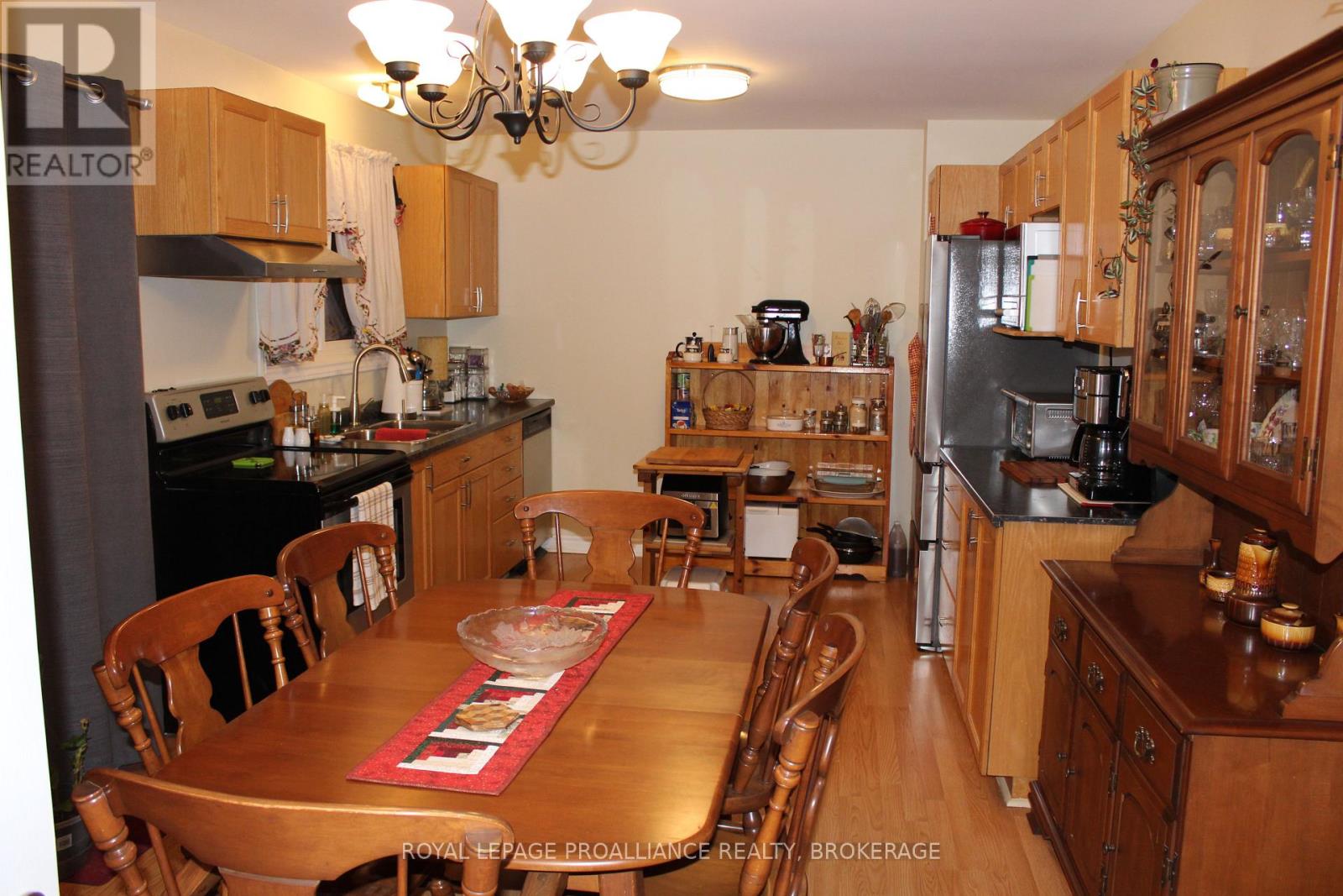 5 - 9 Winchester Drive, Greater Napanee, Ontario  K7R 3P9 - Photo 3 - X12930582