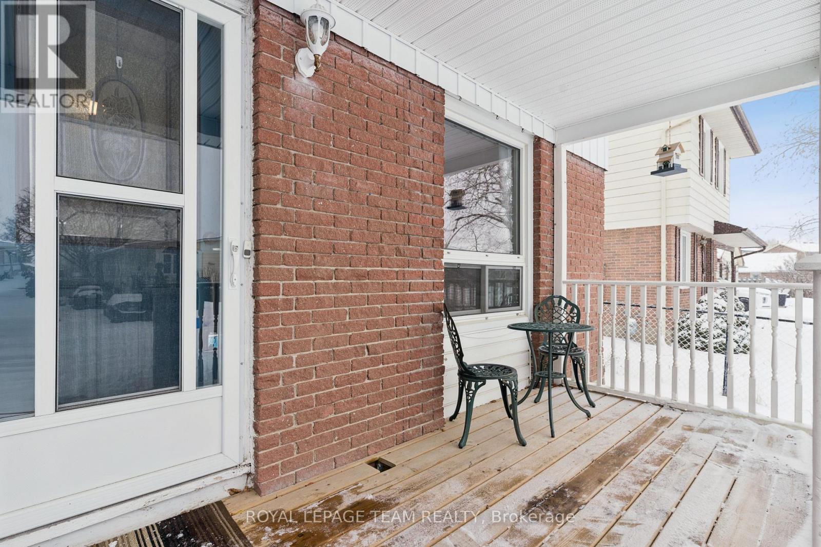 241 Wilfred Crescent, Arnprior, Ontario  K7S 2W8 - Photo 2 - X12930496