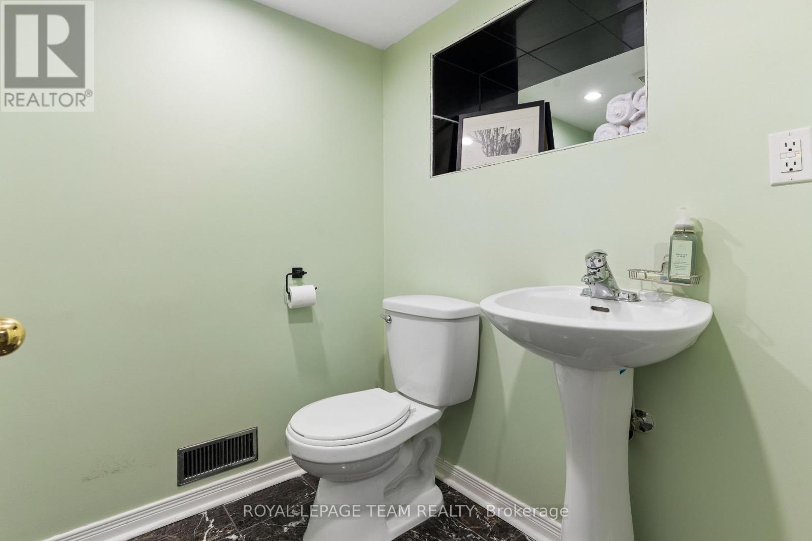 241 Wilfred Crescent, Arnprior, Ontario  K7S 2W8 - Photo 32 - X12930496