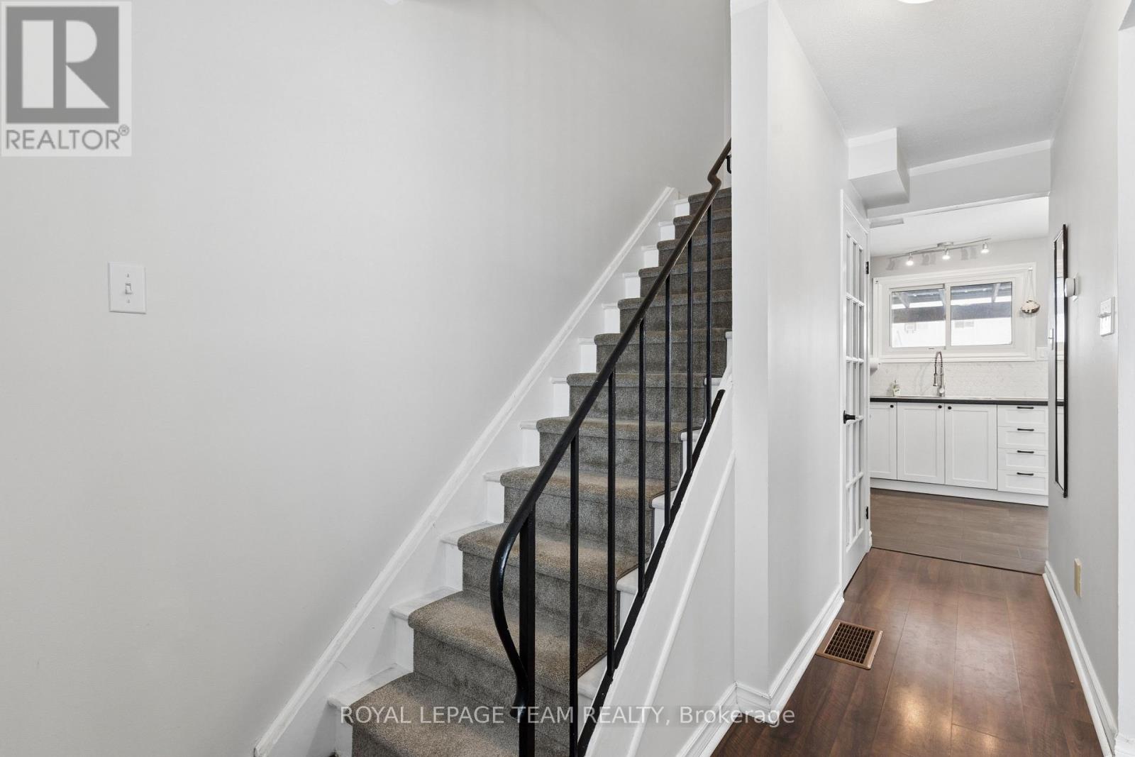 241 Wilfred Crescent, Arnprior, Ontario  K7S 2W8 - Photo 4 - X12930496