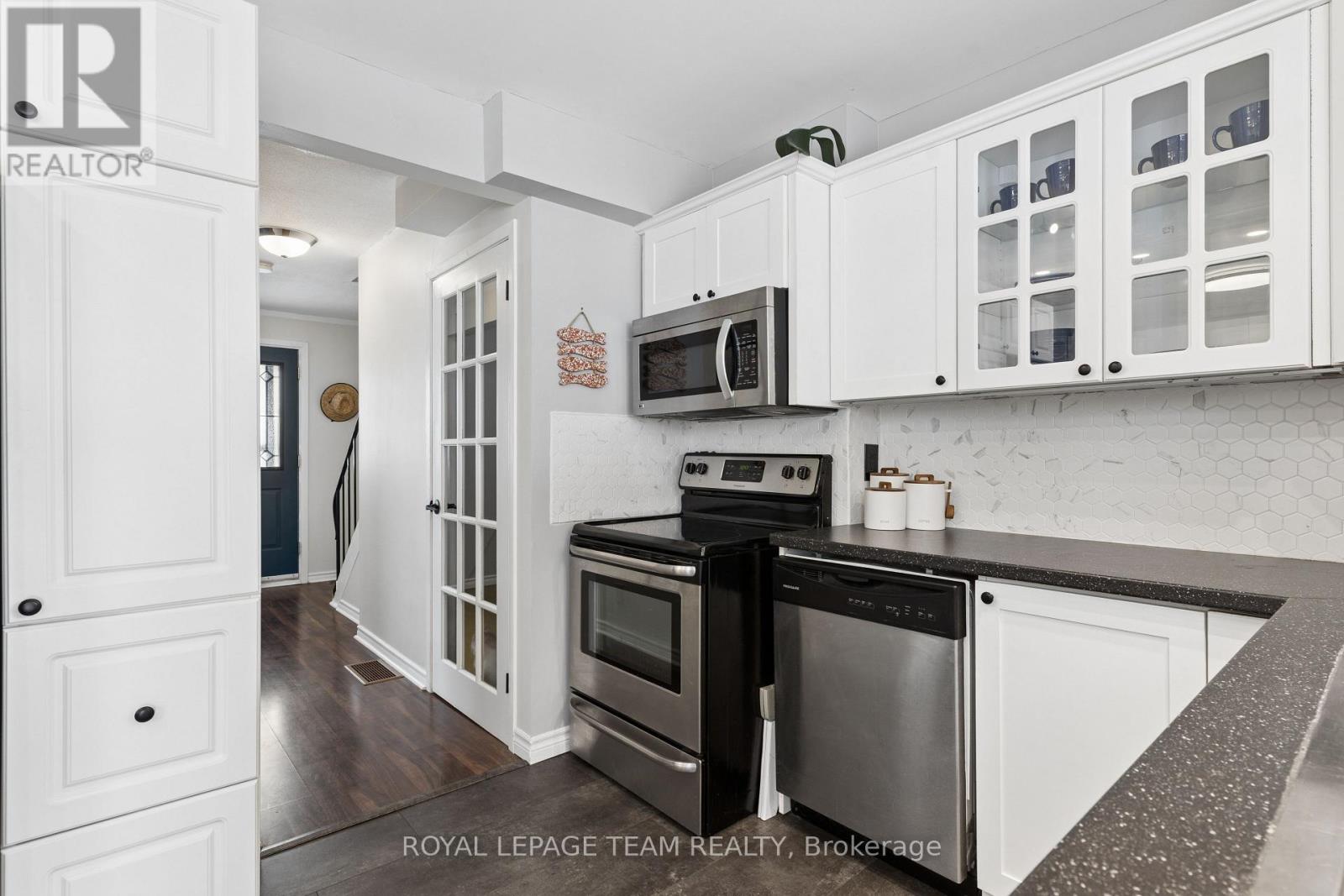 241 Wilfred Crescent, Arnprior, Ontario  K7S 2W8 - Photo 5 - X12930496