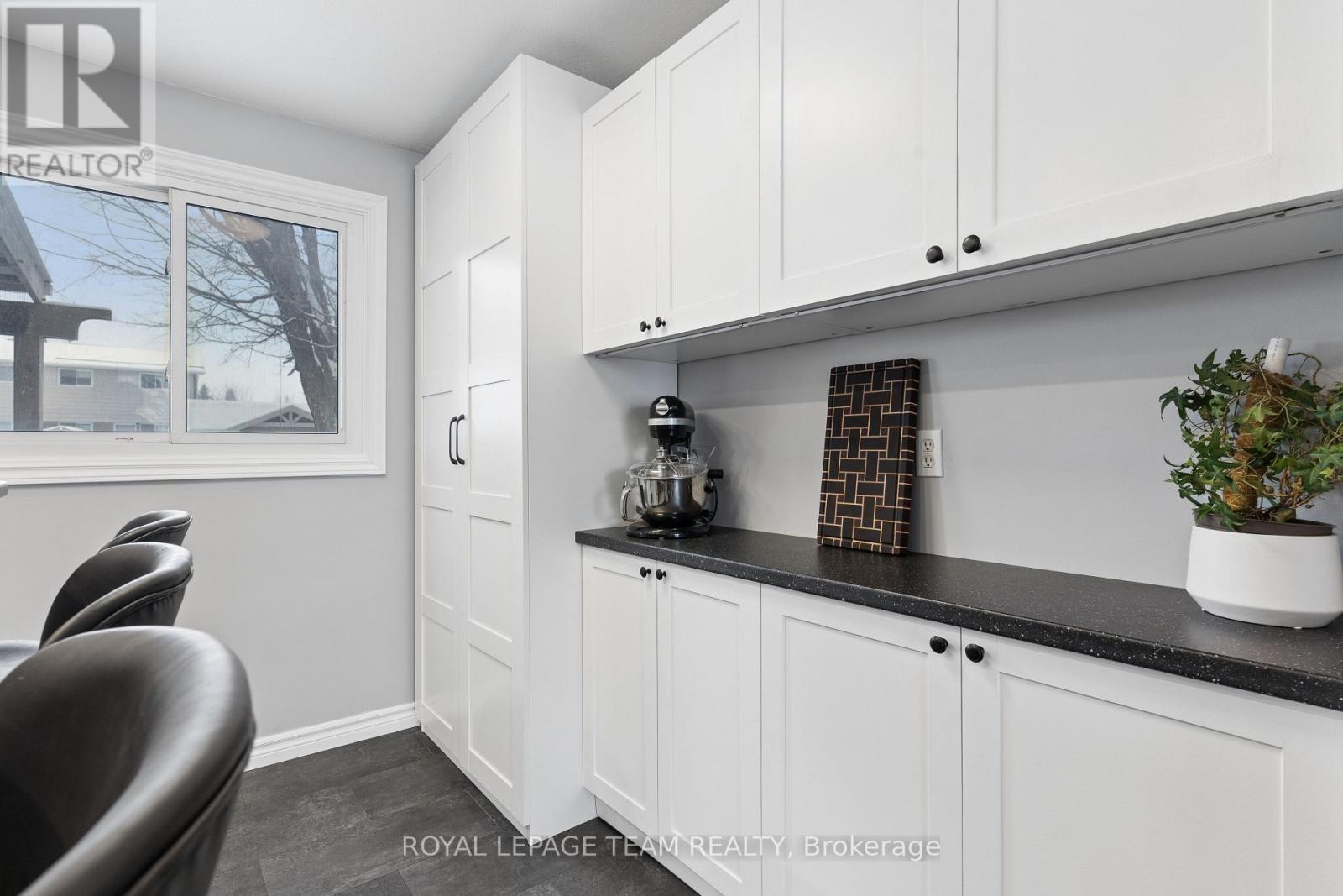 241 Wilfred Crescent, Arnprior, Ontario  K7S 2W8 - Photo 9 - X12930496