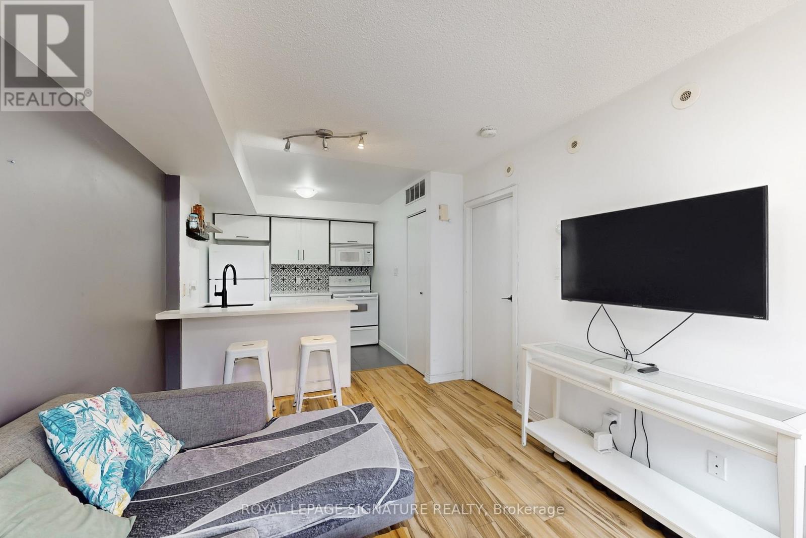 1205 - 21 Pirandello Street, Toronto, Ontario  M6K 3R7 - Photo 9 - C12930498