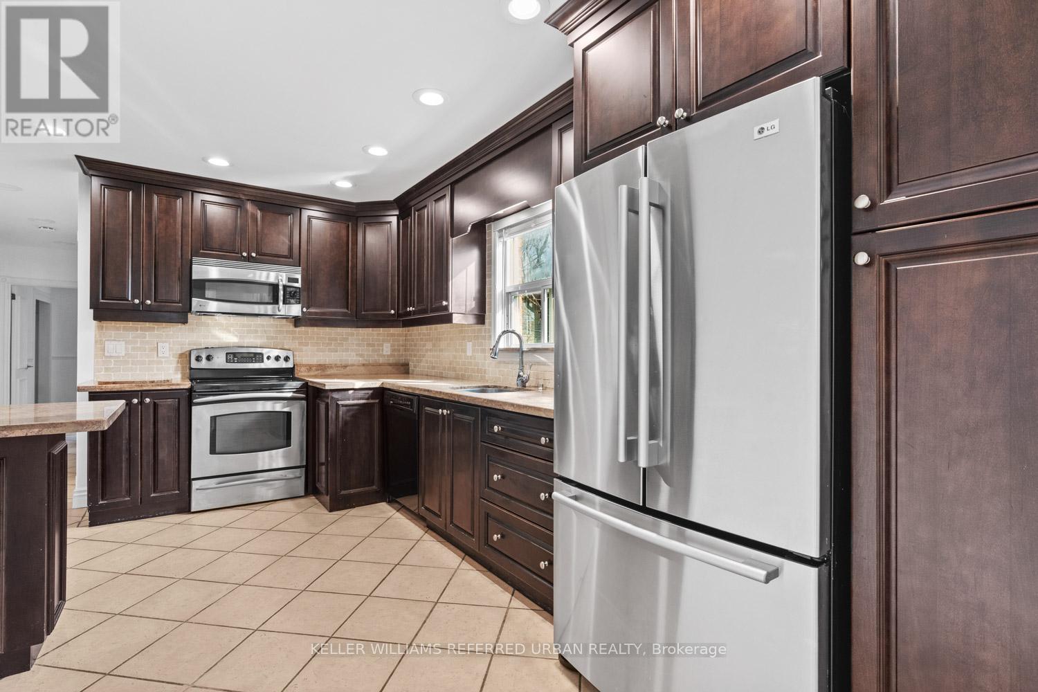 202 Park Home Avenue, Toronto, Ontario  M2R 1A2 - Photo 13 - C12930504