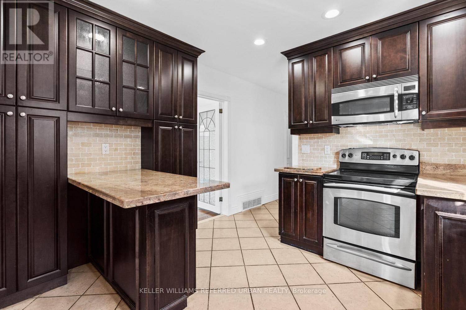 202 Park Home Avenue, Toronto, Ontario  M2R 1A2 - Photo 14 - C12930504