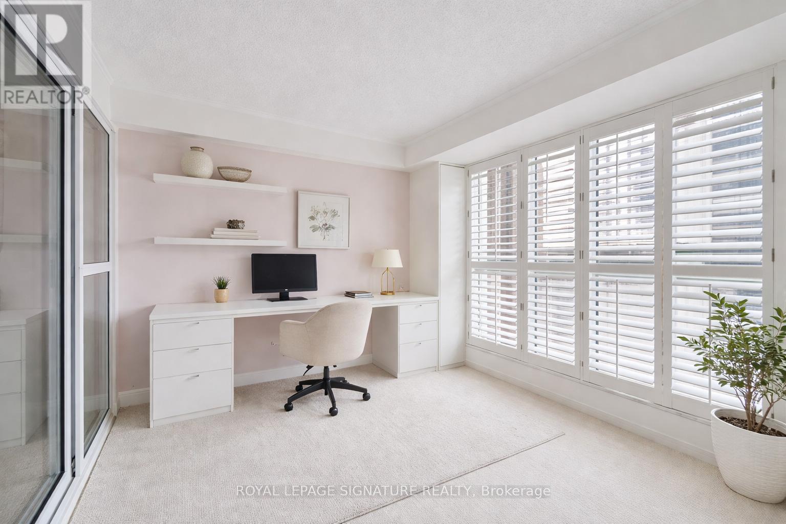 206 - 18 Hollywood Avenue, Toronto, Ontario  M2N 6P5 - Photo 3 - C12930510