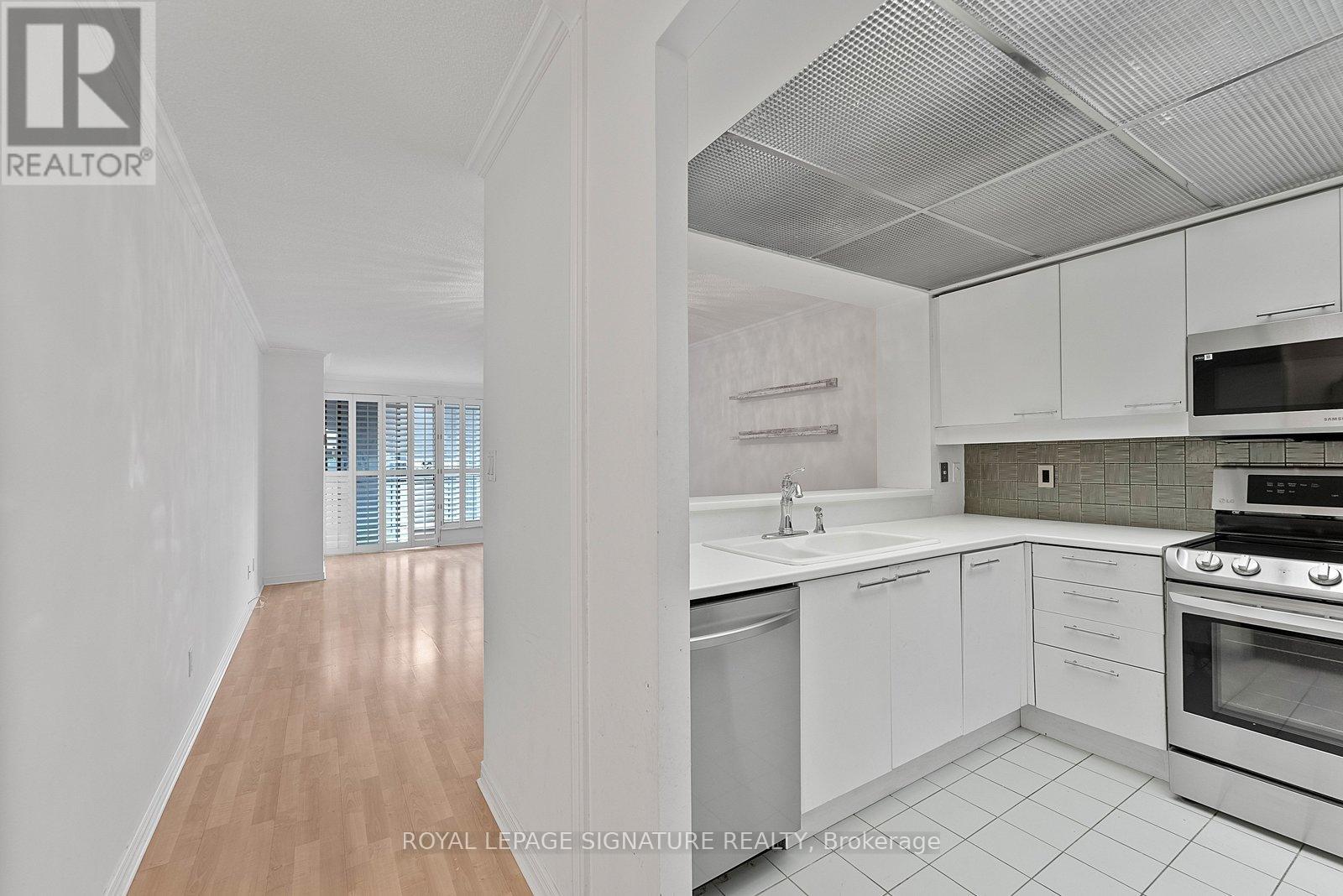 206 - 18 Hollywood Avenue, Toronto, Ontario  M2N 6P5 - Photo 6 - C12930510