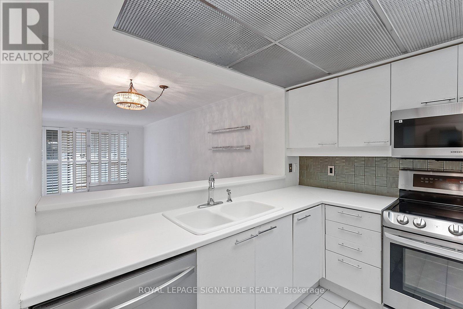 206 - 18 Hollywood Avenue, Toronto, Ontario  M2N 6P5 - Photo 7 - C12930510