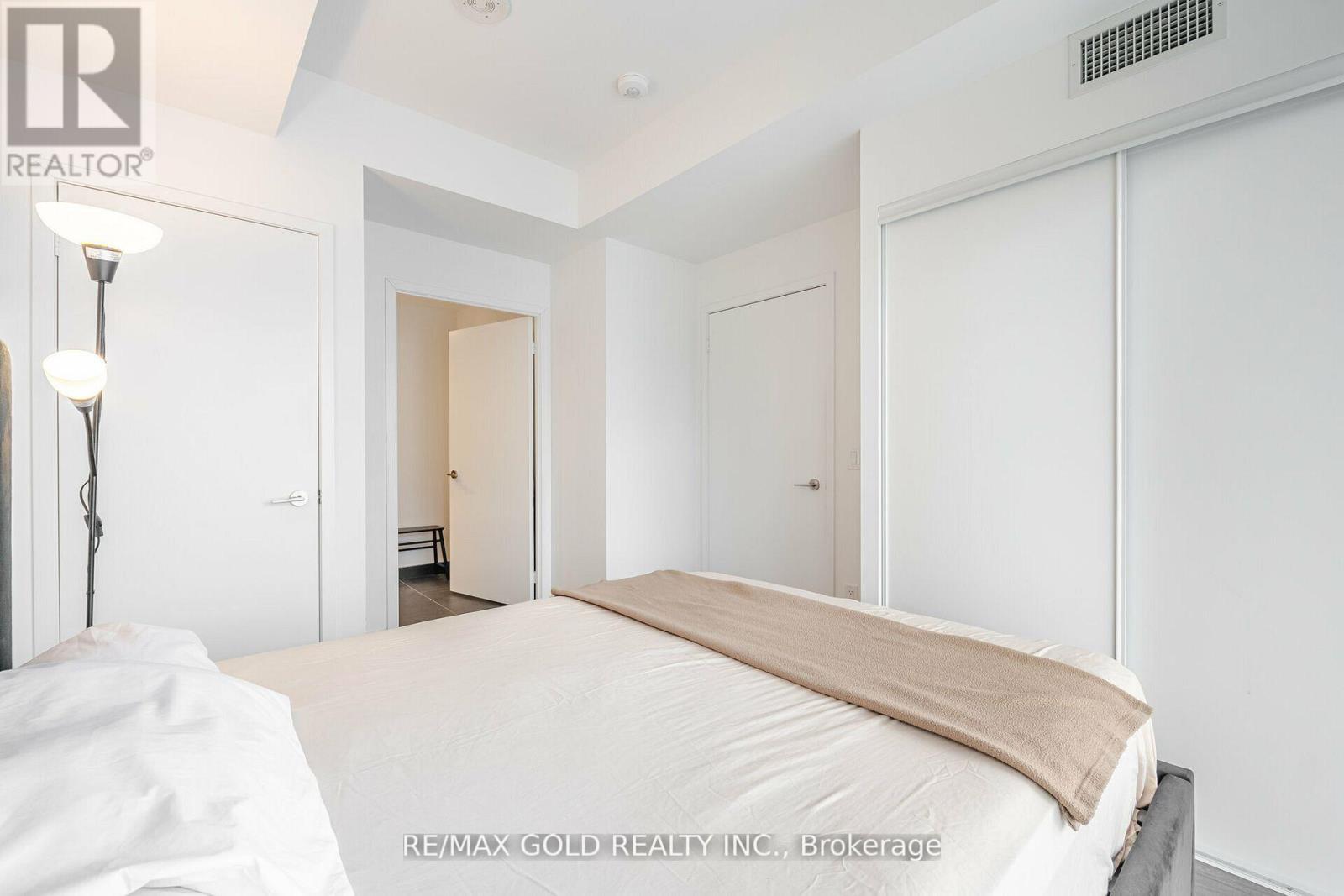 2506 - 20 Edward Street, Toronto, Ontario  M5G 1C9 - Photo 17 - C12930514