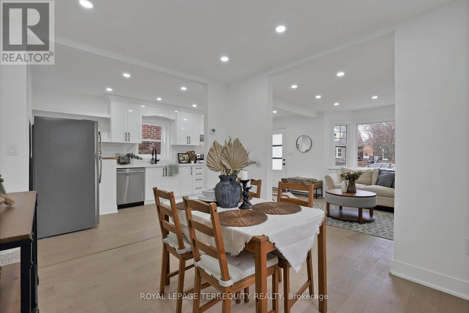 40 Leroy Avenue, Toronto, Ontario  M4J 4G8 - Photo 13 - E12930560