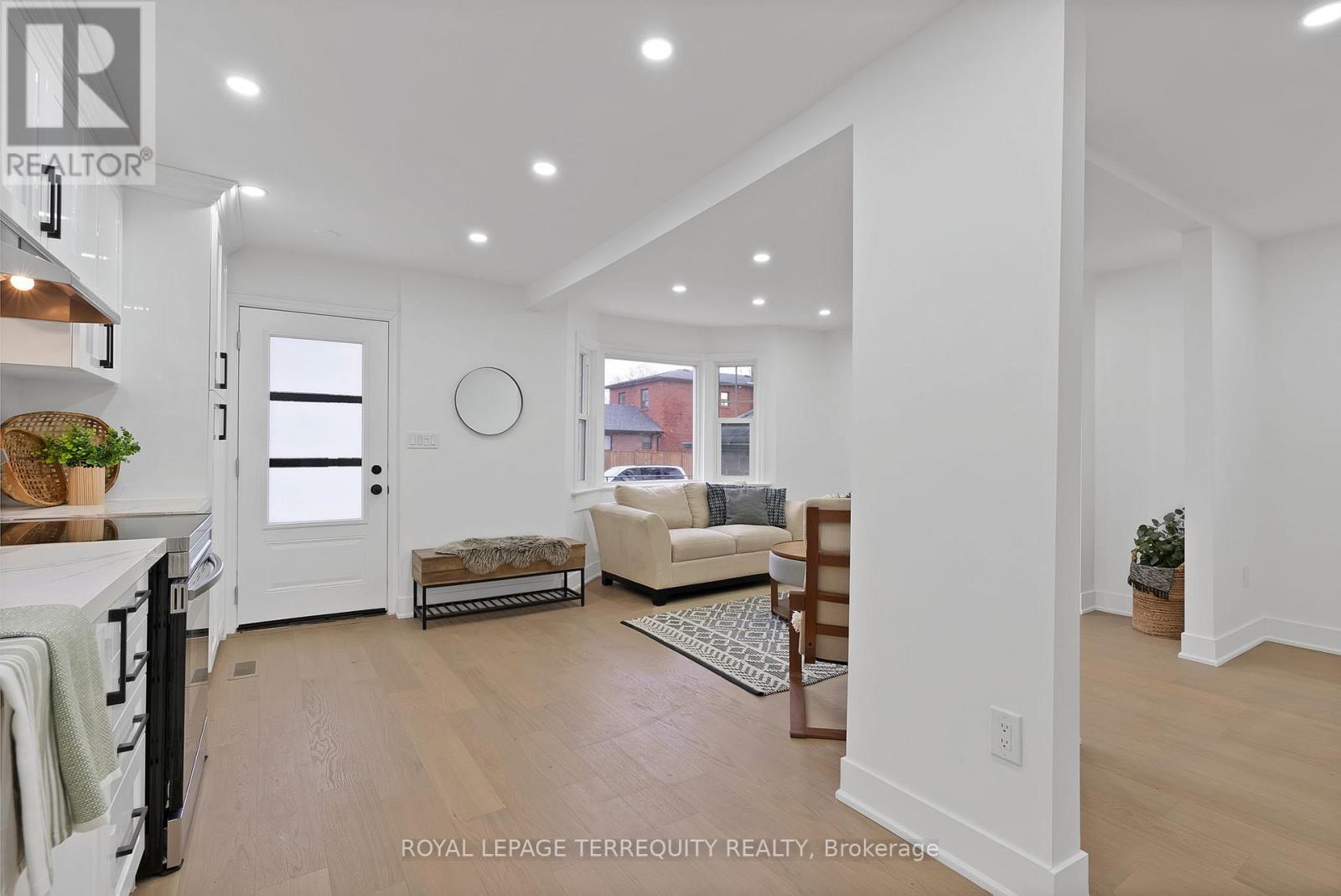 40 Leroy Avenue, Toronto, Ontario  M4J 4G8 - Photo 6 - E12930560