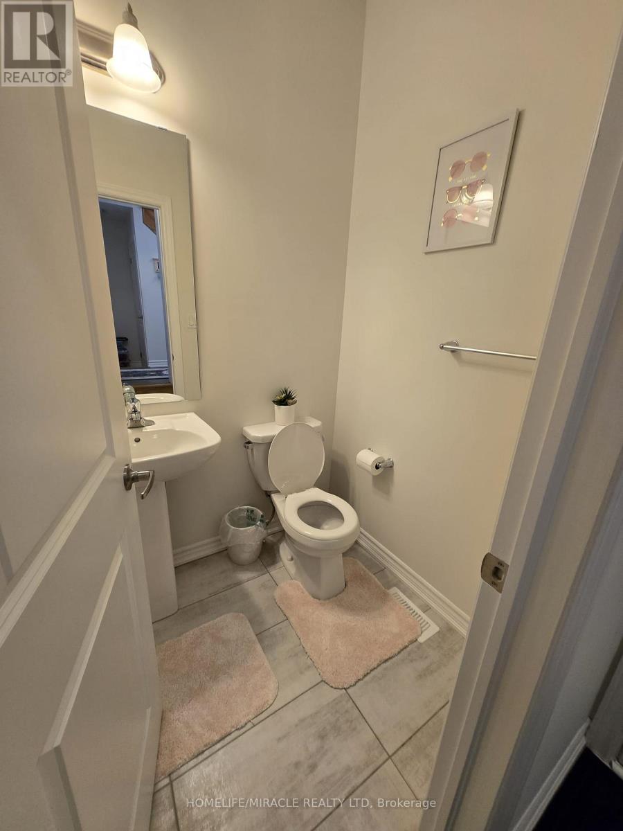 296 Okanagan Path, Oshawa, Ontario  L1H 0A7 - Photo 7 - E12930564