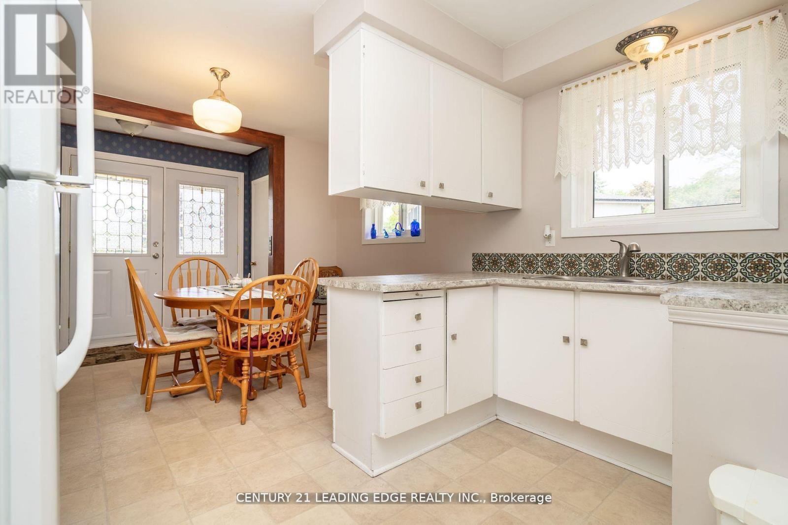 529 Carman Court, Oshawa, Ontario  L1H 6K5 - Photo 11 - E12930576