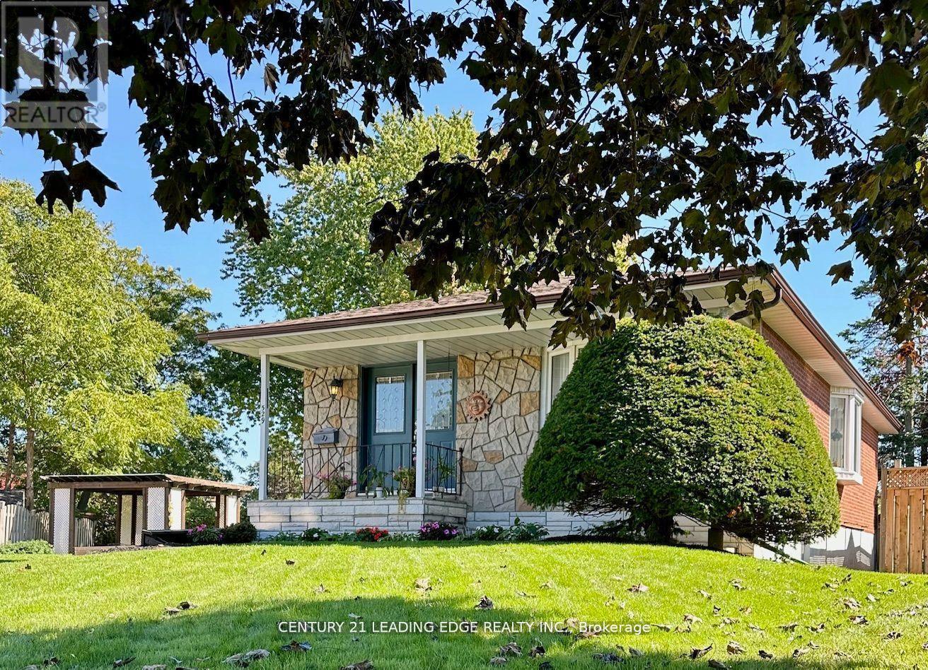 529 Carman Court, Oshawa, Ontario  L1H 6K5 - Photo 2 - E12930576