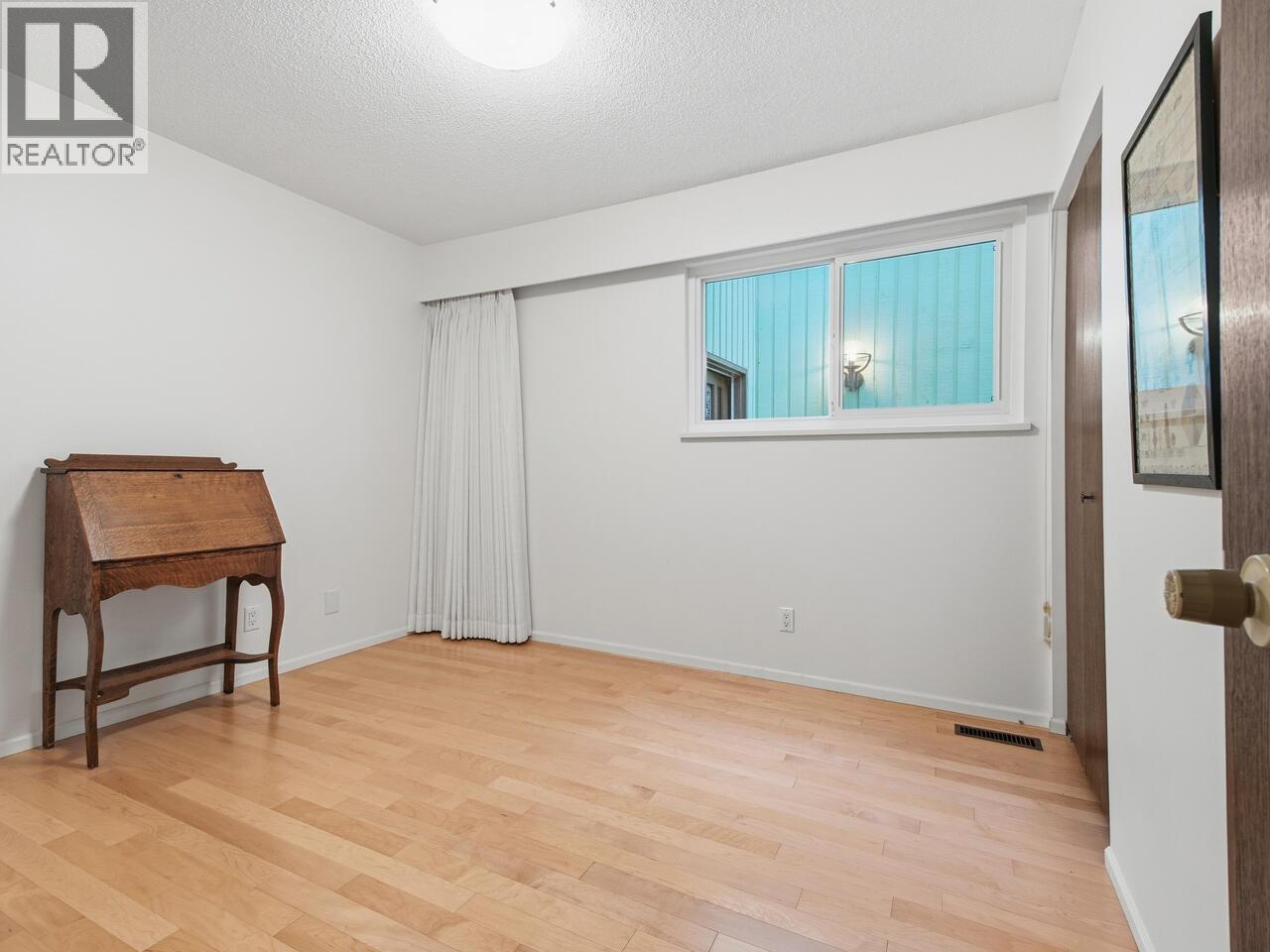 533 Ascot Street, Coquitlam, British Columbia  V3J 6H5 - Photo 16 - R3104386