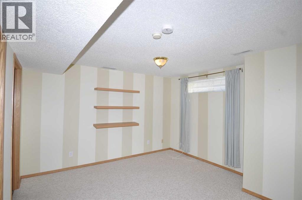 16 Edenwold Green NW, Calgary, Alberta  T3A 5B8 - Photo 17 - A2273205