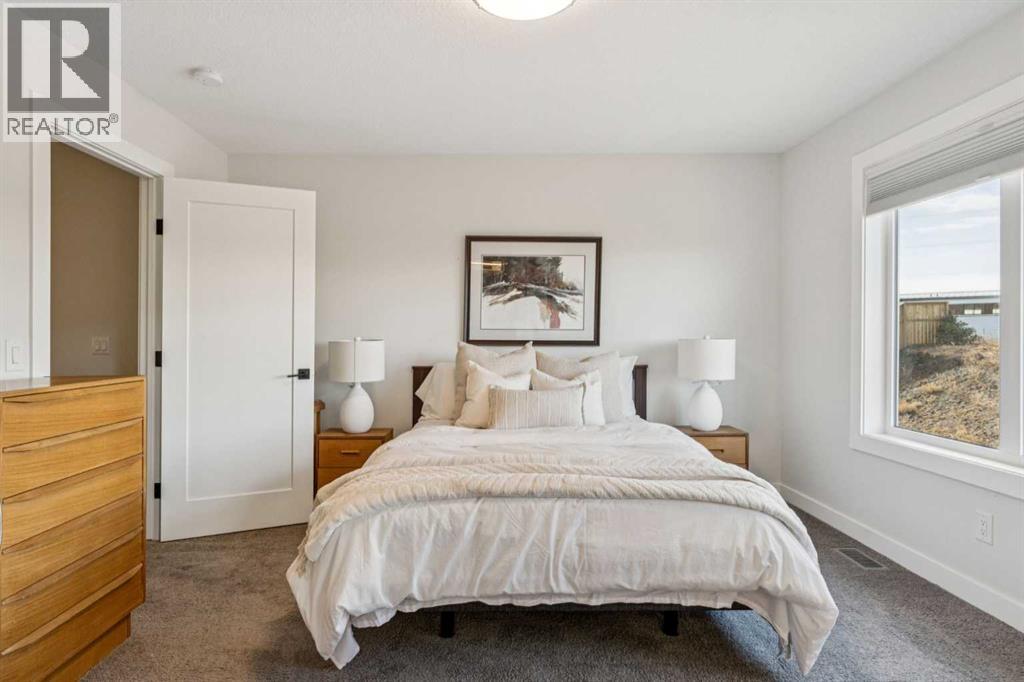 24 Willow Park Point, Cochrane, Alberta  T4C 2V3 - Photo 12 - A2294271