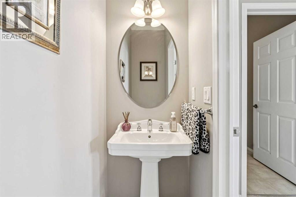 57 Royal Elm Mews NW, Calgary, Alberta  T3G 5P6 - Photo 10 - A2296781