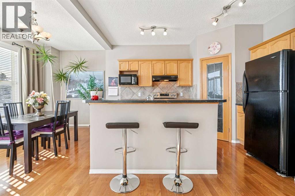 57 Royal Elm Mews NW, Calgary, Alberta  T3G 5P6 - Photo 4 - A2296781