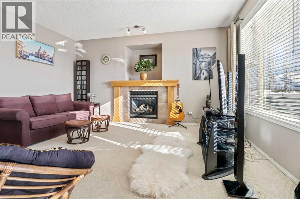 57 Royal Elm Mews NW, Calgary, Alberta  T3G 5P6 - Photo 5 - A2296781