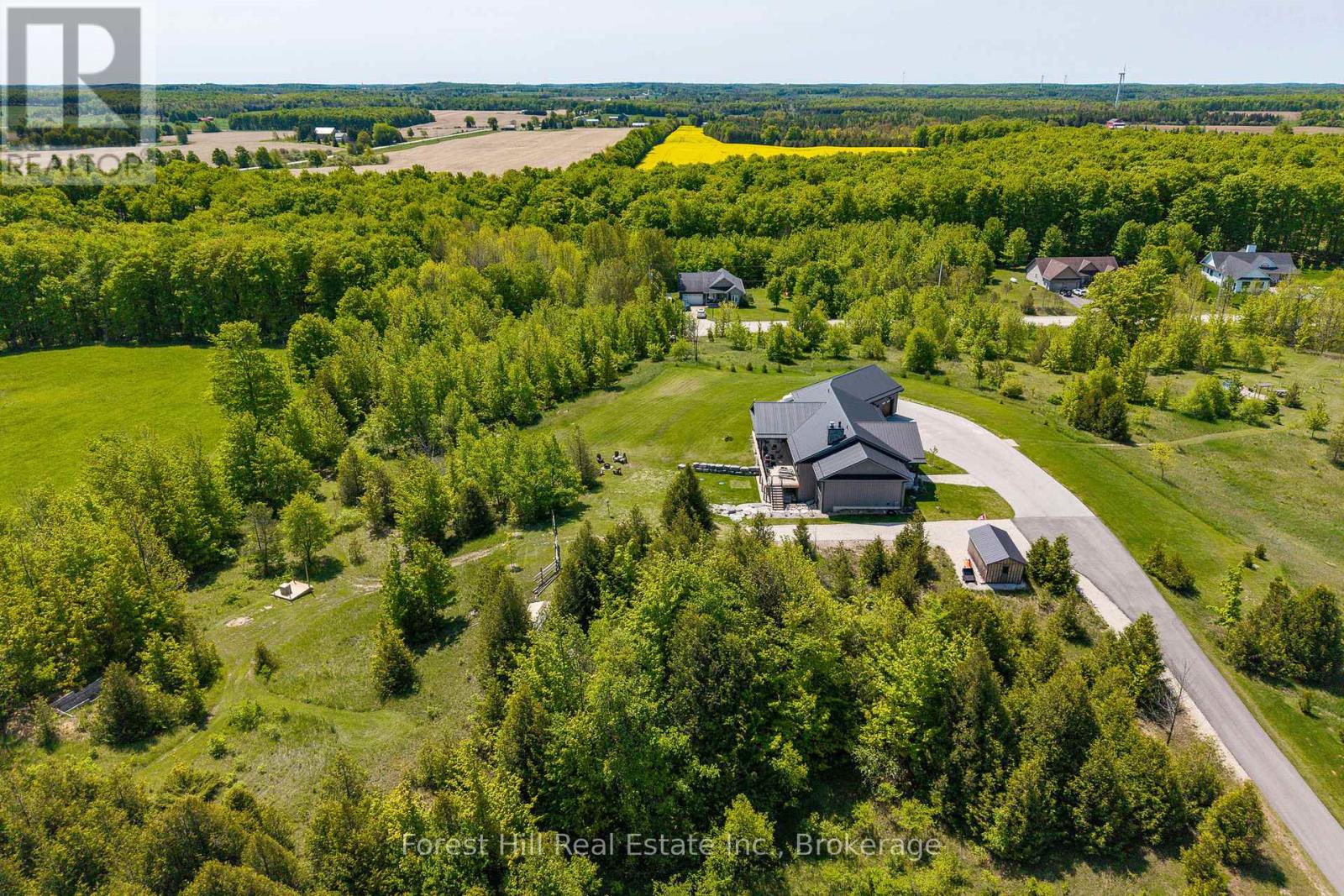 240 Lookout Drive, West Grey, Ontario  N0C 1H0 - Photo 10 - X12930556
