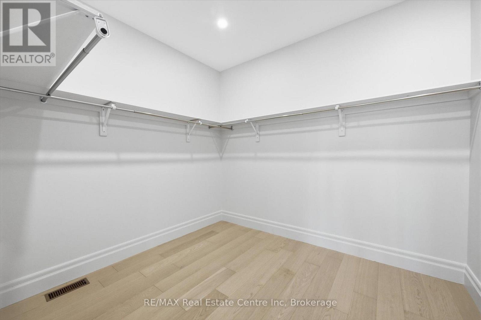 5 Prato Verde Lane, Hamilton, Ontario  N0B 2K0 - Photo 15 - X12930594