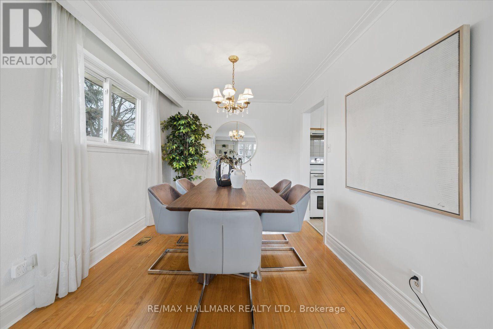 2 Valleycrest Avenue, Markham, Ontario  L3P 1H7 - Photo 10 - N12930502