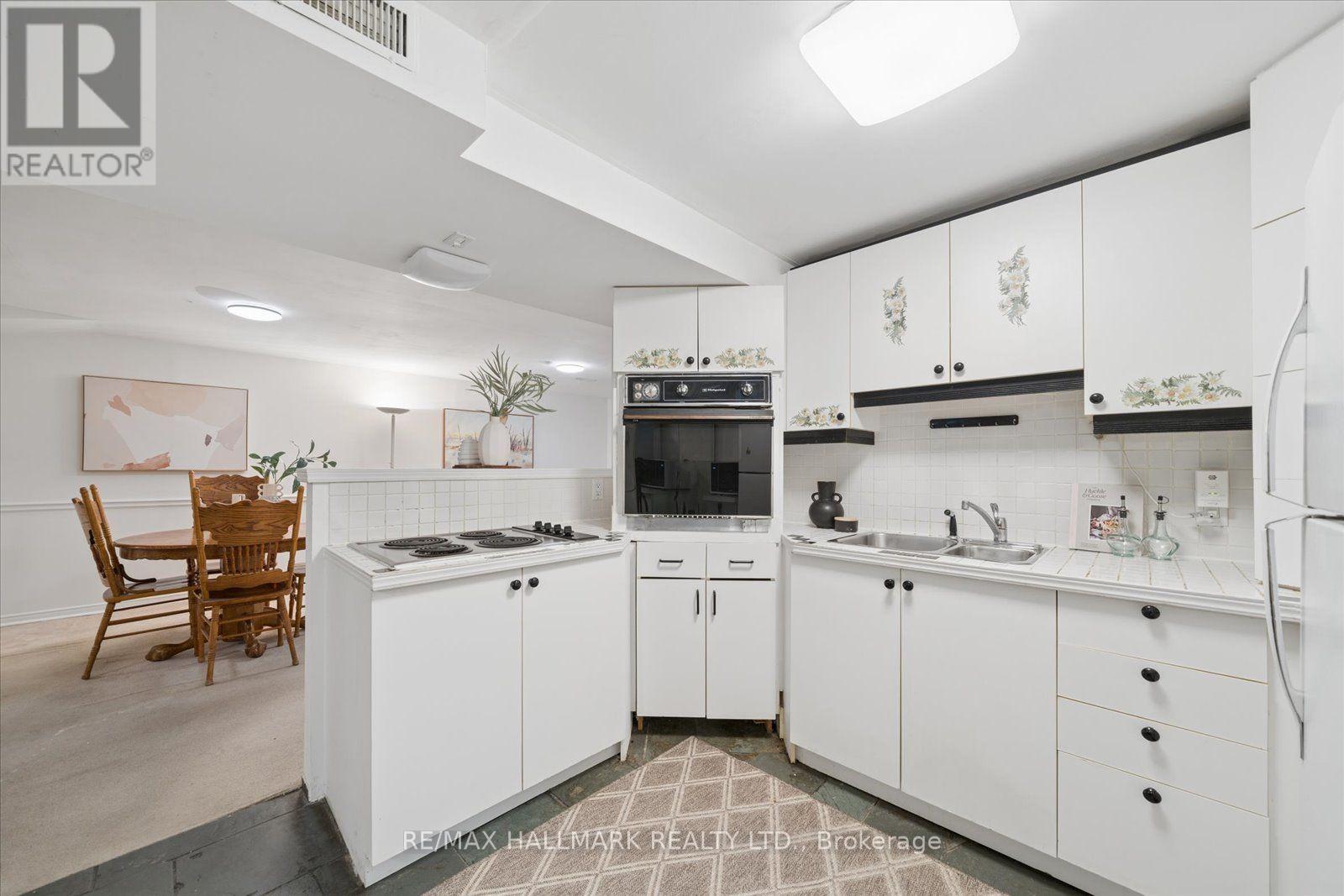 2 Valleycrest Avenue, Markham, Ontario  L3P 1H7 - Photo 42 - N12930502