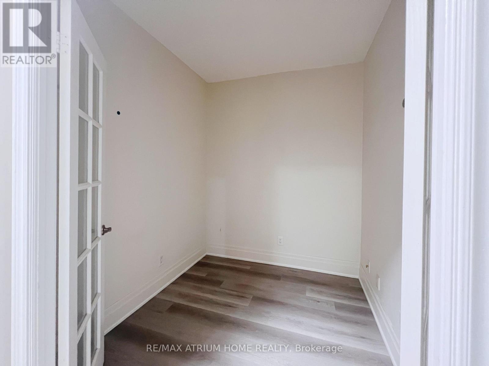 307 - 1 Upper Duke Crescent, Markham (Unionville), Ontario  L6G 0B6 - Photo 3 - N12930540