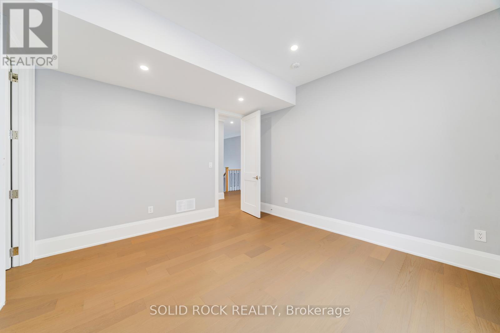 367 Penn Avenue, Newmarket, Ontario  L3Y 2S7 - Photo 32 - N12930552